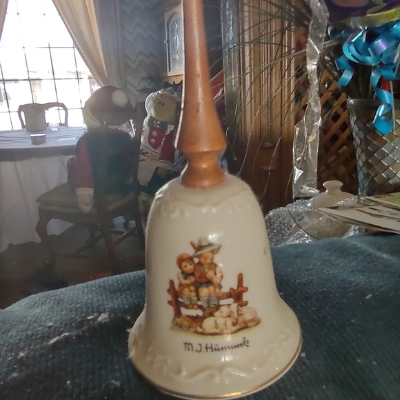 Vintage MJ Hummel bell - Picture 7 of 9